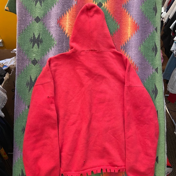 VINTAGE MARLBORO PULLOVER HOODIE SIZE LARGE DISTRESSED FIT SEE PHOTOS FADED RED - Picture 3 of 9